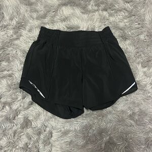 Lululemon high-rise hotty hot shorts 4”, size 6, colour : black, worn: once